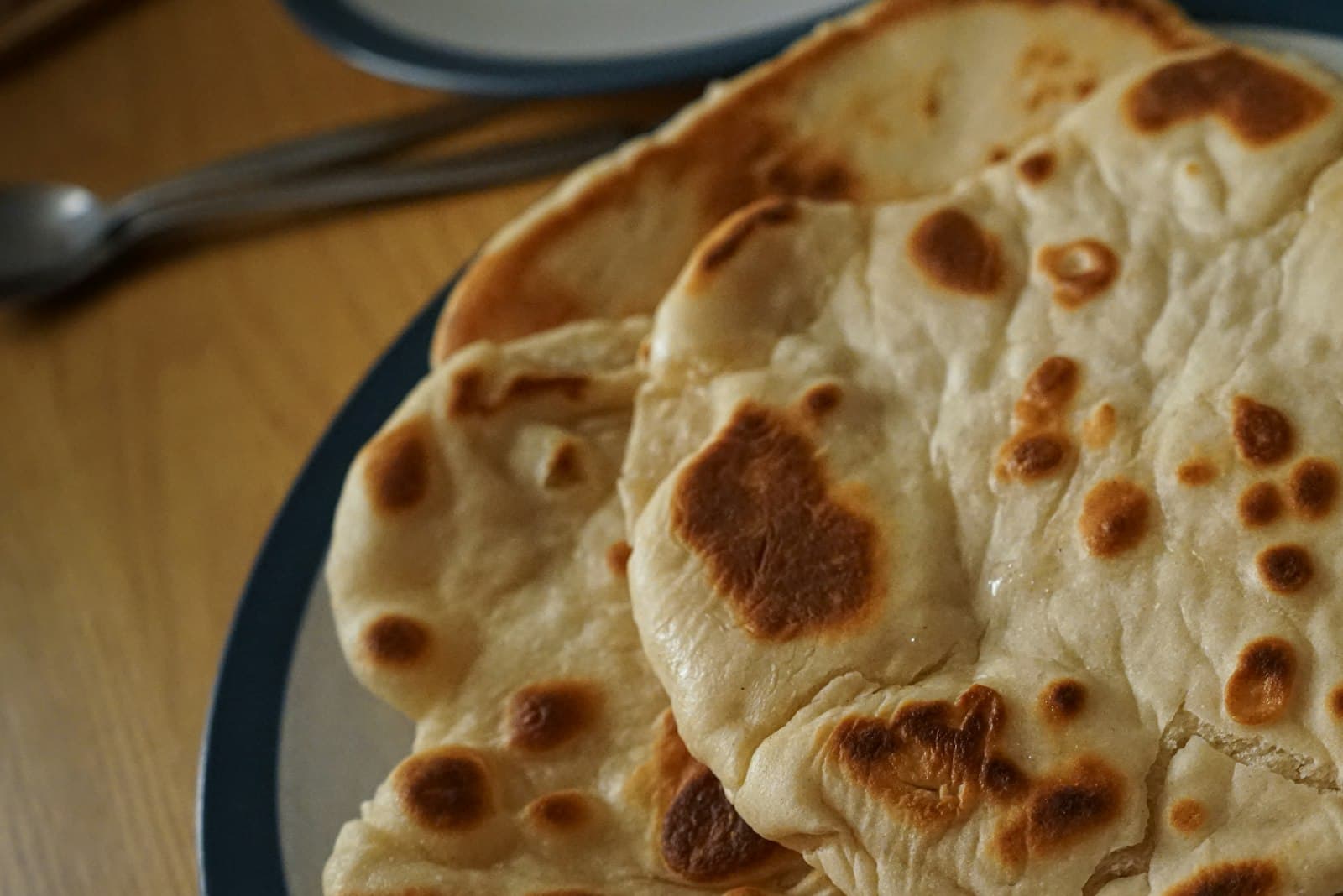 Frisches Naan-Brot im Indian Palace Mainz